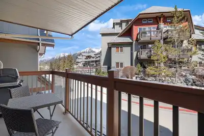 Image de New! King Suite/1 King bed & 1 Sofa Bed/Heated pool/3 Hot tubs/Balc Bbq/Mtn view