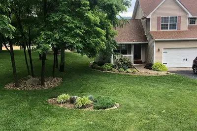 Image de Fall in the Smokies! 3 Br 2. 5 bath with Master Suite. Close to everything! !