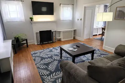 Image de Wilmington Comfort 4 Min to Riverfront fenced yard
