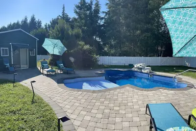 Image de 5br, Private Pool, Off Bike Trail, 4 miles to Beach
