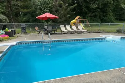 Image de Saratoga Family Retreat: 15 minutes to racetrack with heated pool and 4 bedrooms