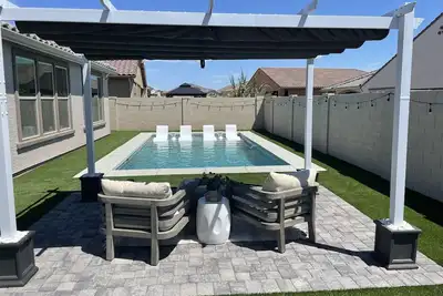 Image de Gorgeous, clean, new build, walking distance to Stadium, Westgate + Outlet Mall!