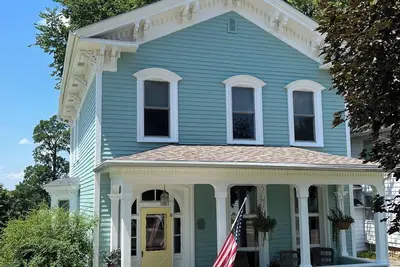 Image de The Main St Place in charming Mount Carroll Il 2nd floor