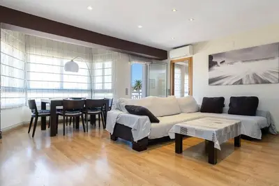 Image de Appartement spacieux à 300m port de plaisance et plage