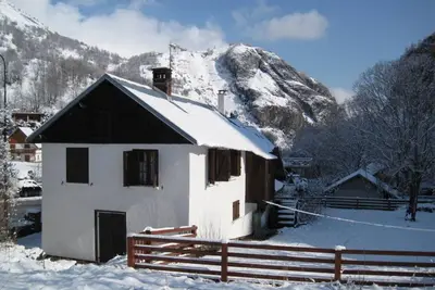 Image de Maison pour 8 pers, animaux admis, parking, cheminée