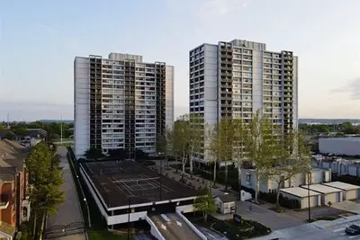 Image de Downtown 1-bedroom condo in high rise great view!