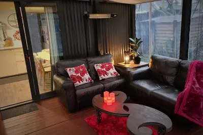 Image de Arias Farmlet Tiny Home - quiet bungalow with breakfast, spa, animals to feed