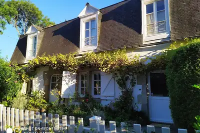 Image de Demeure de charme avec jardin propice aux vacances en famille ou entre amis