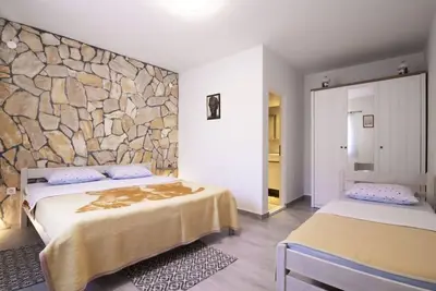 Image de Appartement d'une chambre prés de la plage Milna, Vis (A-8917-a)