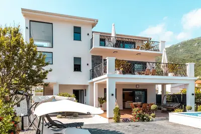 Image de Contemporary villa w/ private pool - 10 min from the beach