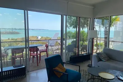 Image de Grand appartement classe 4 étoiles 6 couchages - Royan - Très belle vue mer