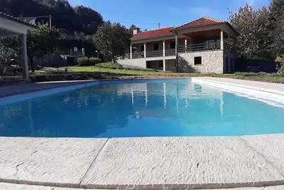 Image de Maison typique avec piscine