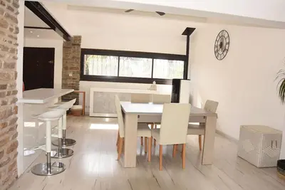 Image de Villa climatisée en domaine privé entre mer et Estérel | Piscine, tennis