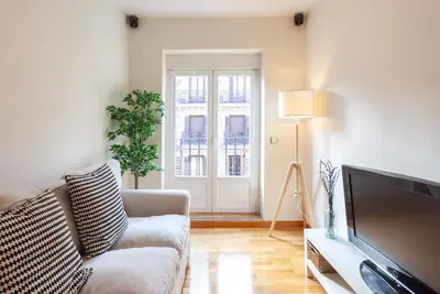 Image de Mayor - 2 Bdr Apartment With Balcony In Plaza Mayor