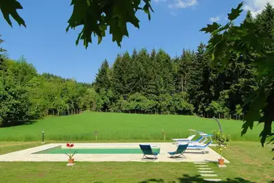 Image de 3 chambres, 1 salle de bain, jardin piscine privée, vue, village à pied, wifi