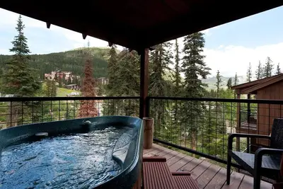 Image de Largest Black Bear Townhome - Hot Tub - Ev Charger - Ski Shuttle