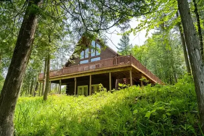 Image de Tranquil cabin on the Pine River