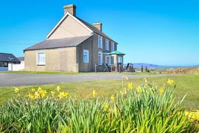 Image de Abersoch Farmhouse - Cinq Chambres Maison, Couchages 8