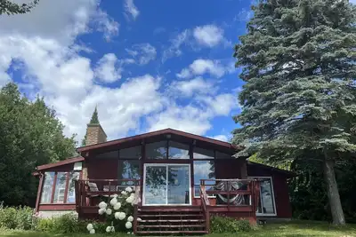 Image de Beautiful Sturgeon Lake Retreat