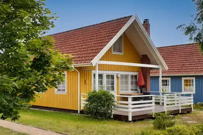 Image de Swedish house by the lake in the Müritz National Park