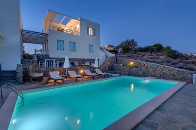 AquaBlu Syros beachfront House (3) w/Pool