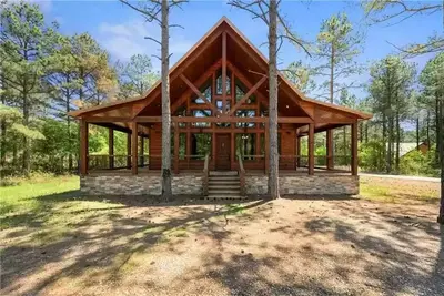 Image de Luxury Couples Retreat -- Spa Bath -- Pool Table -- See to Believe!