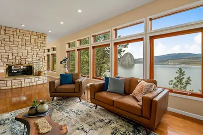 Image de Lake Roosevelt's Whitestone Rock Retreat-Corporate and personal retreat space