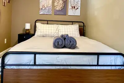 Image de Garden Studio, access to I-93 to Airport, Tufts U, Hiking & Chevalier Theater.