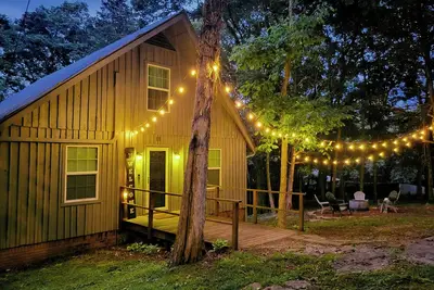 Image de Scenic Views, king bed, Quiet Retreat, Projector Room with 2 Canine Friends
