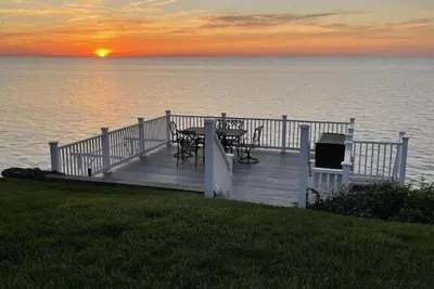 Image de Lake Haven - The Water’s Edge Of Lake Erie!