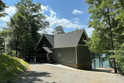 Image de The Nest. . With a Waterslide!