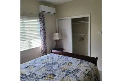 Image de Navaya's Place is a beautiful & cozy 2 bed 2 bath.