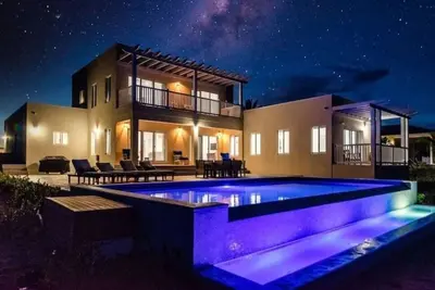 Saffron House Oceanfront and Direct Beachfront 3 Br 2. 5 Bath Home