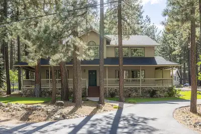 Image de Fun Family Cabin in the Heart of the Lost Sierra w/ Bbq, Games and Tons of Space