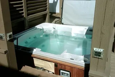 Image de Gooderham to share Sunny Bright Home $1295month