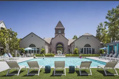 Image de 10 minutes from Six Flags cozy apartment