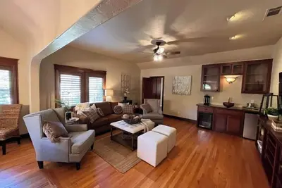 Image de The Hideaway on Brown Ave.