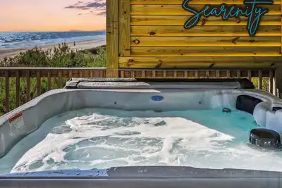 Image de Beachfront Retreat | Hot Tub, Bar & Games | Pet-Friendly