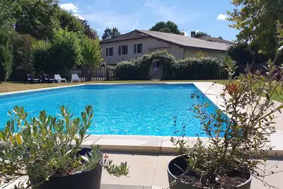 Image de A la campagne gîte pour 12 personnes avec piscine chauffée