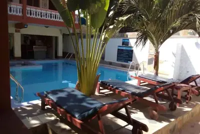 Image de Modern Furnished 3 bedroom-walking distance from beach and malls