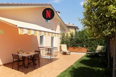 Image de MillyHolidays - Sunflower - Center - Near beach - Private garden - Spa pool