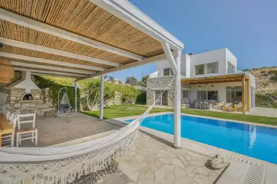 New luxury villa private pool, quietness, unique Position, enjoy Cretan Nature