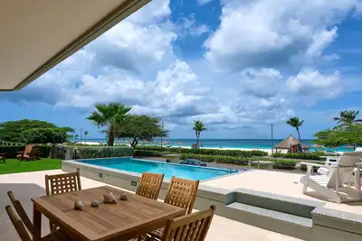 Image de Exclusive 6 Bedrooms Beach Front Condo W/Private Pool