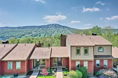 Image de Timber Creek Townhome w/ 2 Decks & Mtn Views!