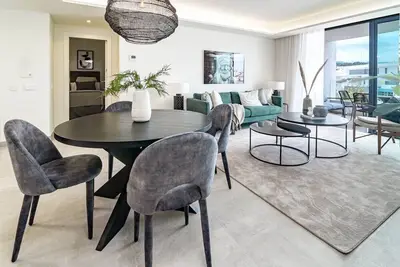 Image de Inf4. 2m- Modern city apartment, families only