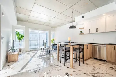 Image de Complexe Le Caïman, 707 + Parking