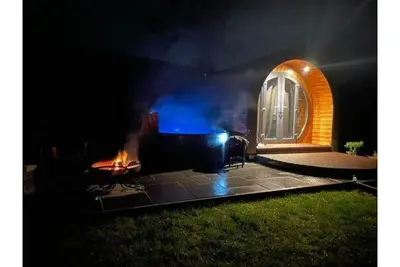 Image de Chwefru Timber Frame Pod with Private Hot tub