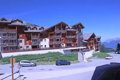 Image de 1er étage, piscine, sauna, balcon, télévision, casier à ski, 34m², Les Orres