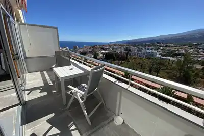 Image de El Valle - Top Renovierte Ferienwohnung mit Sensationellem Berg- und Meerblick