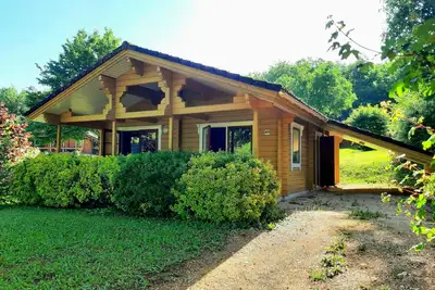 Image de Chalet dans un village de vacances au coeur du département du lot